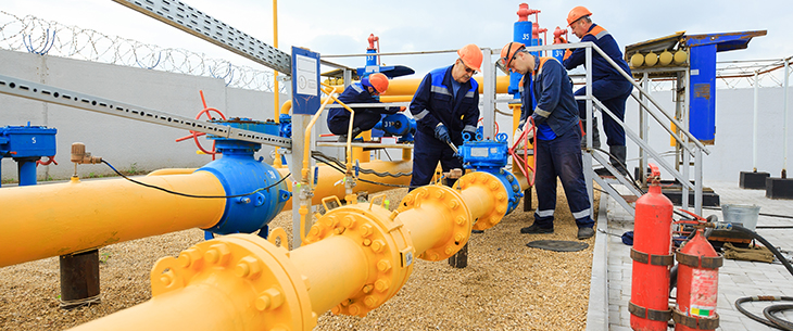 Gas Pipeline Workers fixing pipe