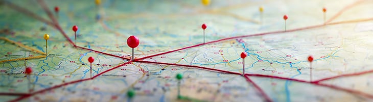 The key value of Utility Network Migration map with string alternate routes and pins